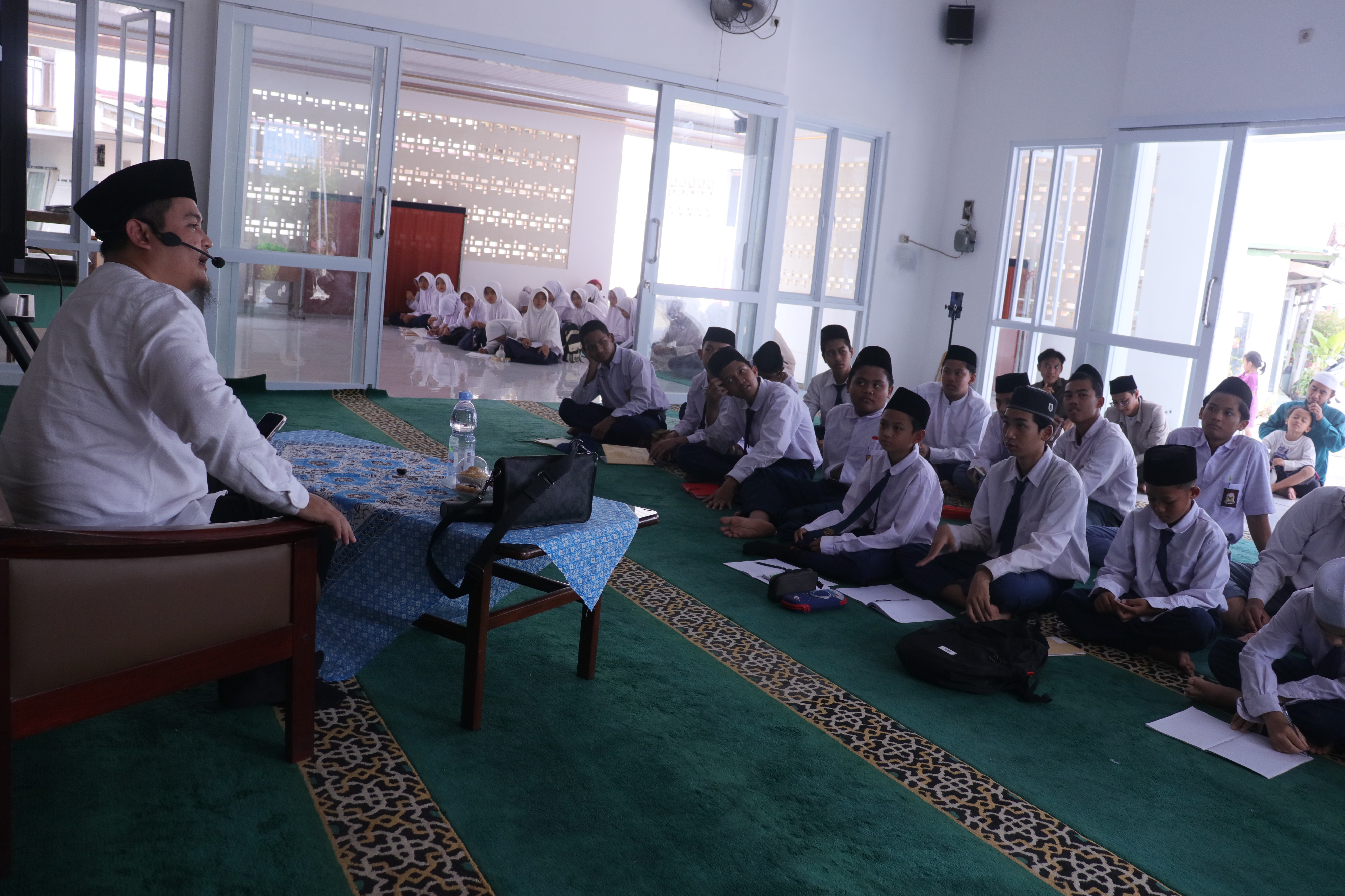 H. M. Muflih Humam, Lc. Hadir di Taruna Insani, Bahas Keadilan Ekonomi Laki-Laki dan Perempuan